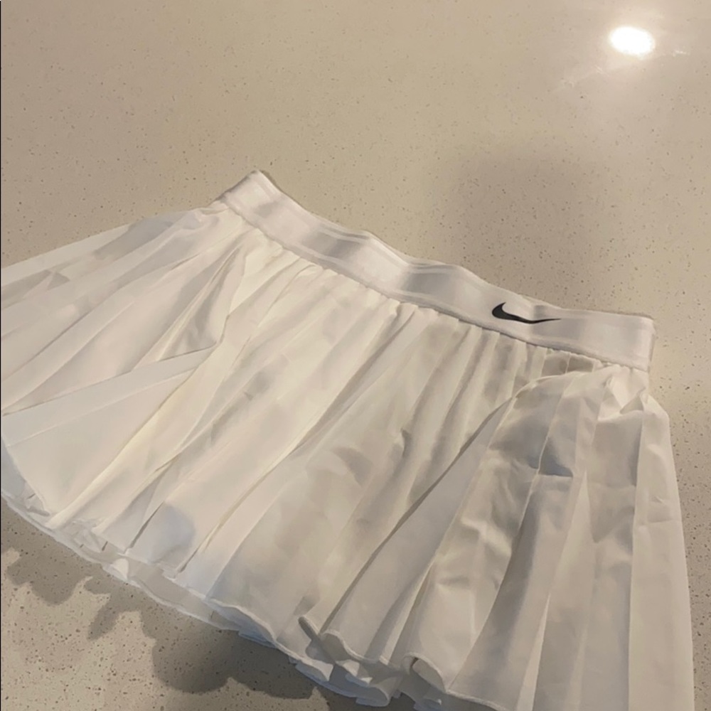 Nike pleated tennis skirt- medium